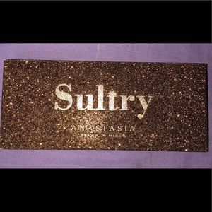 Anastasia Beverly Hills Sultry